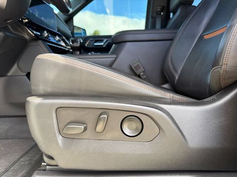 Used 2022 GMC Sierra 1500 AT4 w/ AT4 Premium Package AWD/4WD image 12