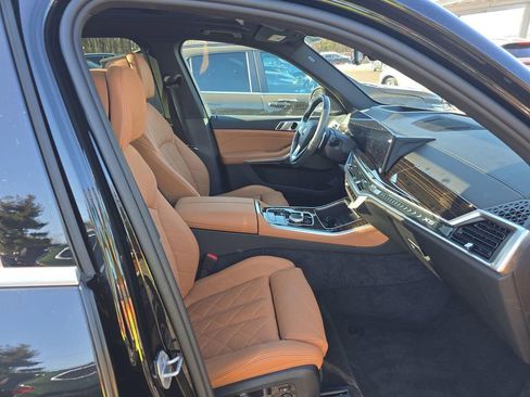 Used 2025 BMW X5 xDrive40i w/ Climate Comfort Package image 14