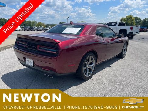 Used 2017 Dodge Challenger SXT Plus RWD image 31