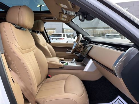 New 2026 Land Rover Range Rover Long Wheelbase SE image 17