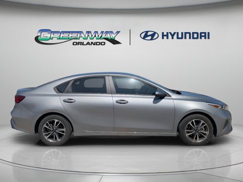 Used 2023 Kia Forte LXS FWD image 9