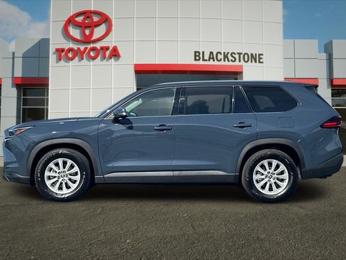 Certified 2025 Toyota Grand Highlander FWD image 6