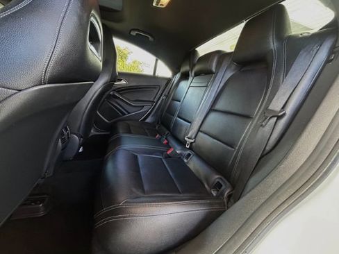 Used 2018 Mercedes-Benz CLA 250 image 7