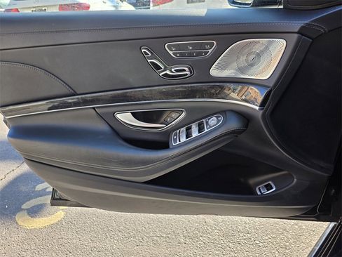 Used 2019 Mercedes-Benz S 560 4MATIC Sedan image 32