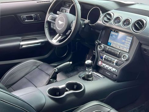 Used 2017 Ford Mustang GT Premium w/ GT Performance Package RWD image 6