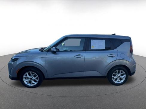 Used 2025 Kia Soul LX w/ LX Technology Package image 9