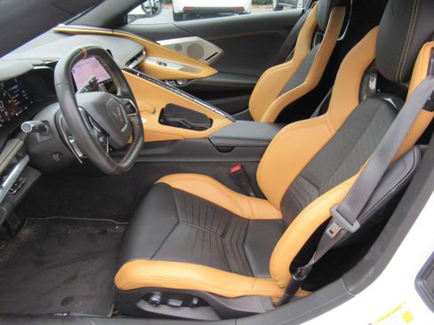 Used 2020 Chevrolet Corvette Stingray Preferred Cpe w/ 2LT Preferred Equipment Group RWD image 17