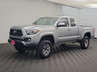 Used 2017 Toyota Tacoma SR5 w/ SR5 Appearance Package (SM)