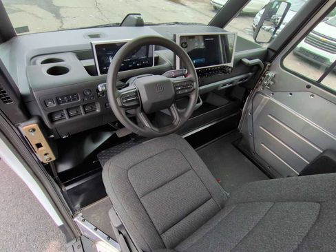 Used 2024 Chevrolet Brightdrop 600 w/ Battery Pack, Max Range AWD/4WD image 10