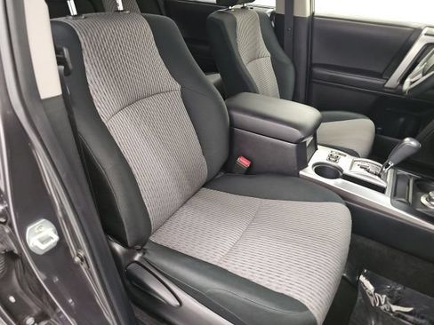 Used 2020 Toyota 4Runner SR5 AWD/4WD image 34
