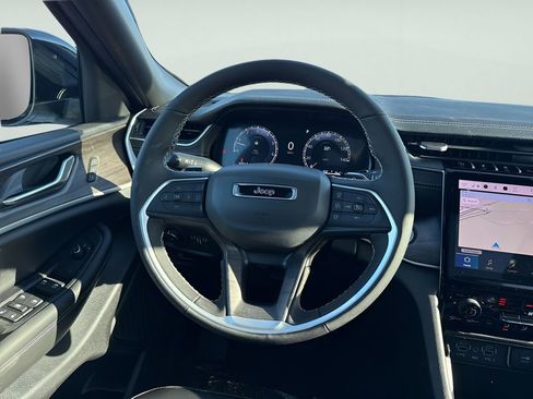 New 2025 Jeep Grand Cherokee Limited w/ Trailer Tow Package image 15