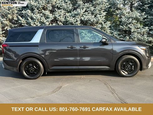 Used 2025 Kia Carnival FWD image 10