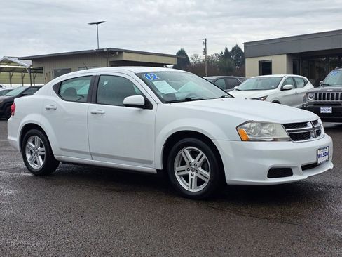 Used 2012 Dodge Avenger SXT image 24