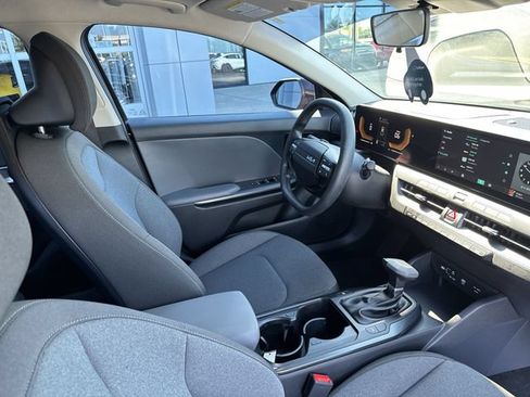 Used 2025 Kia K4 FWD image 16