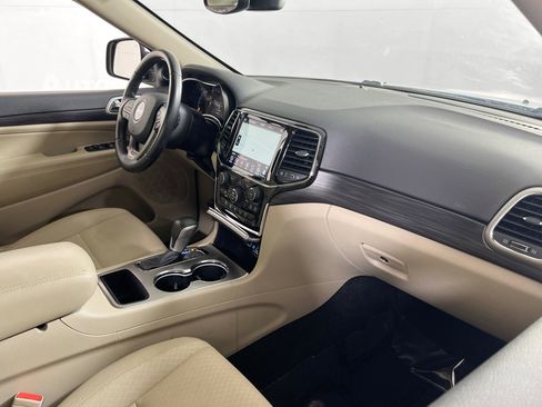 Used 2022 Jeep Grand Cherokee Laredo E image 27