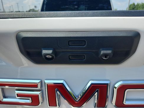 Used 2024 GMC Sierra 2500 AT4 w/ AT4 Premium Plus Package AWD/4WD image 13