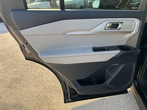 New 2026 Ford Explorer Active w/ Active Comfort Package image 32