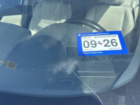 Used 2018 Nissan Rogue Sport SL w/ SL Premium Package image 2