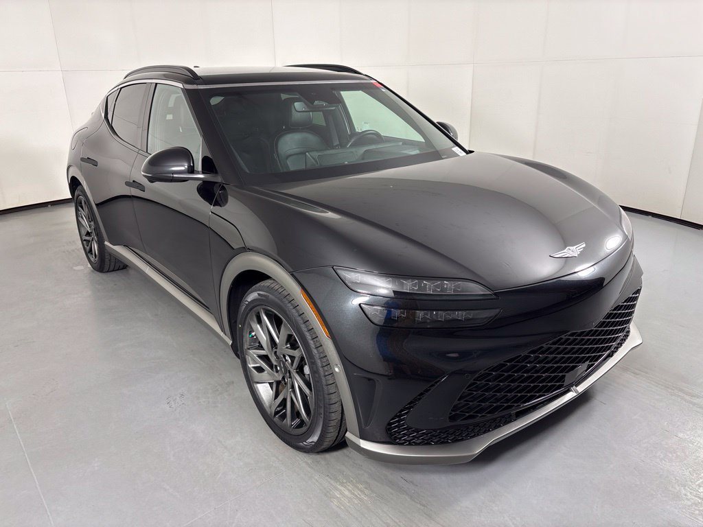 Used 2023 Genesis GV60 Advanced AWD/4WD image 2