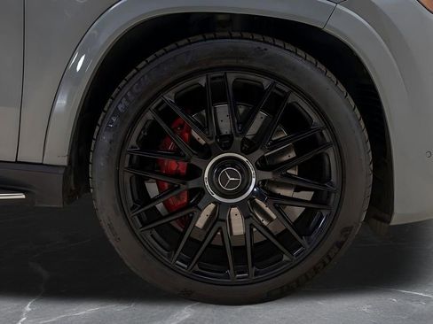 Used 2025 Mercedes-Benz GLS 63 AMG 4MATIC image 46