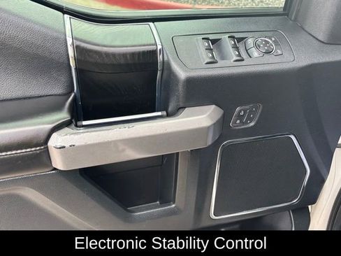 Used 2018 Ford F150 Platinum w/ Equipment Group 701A Luxury image 13