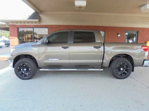 Used 2012 Toyota Tundra 4x4 CrewMax w/ SR5 Pkg image 1