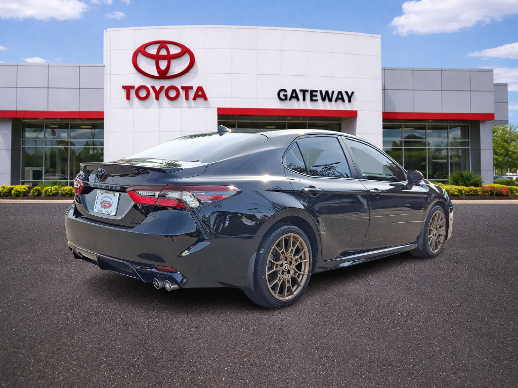 Used 2024 Toyota Camry SE AWD/4WD image 4