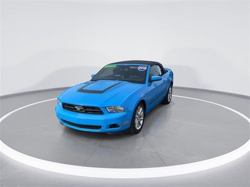 Used 2010 Ford Mustang V6 image 2