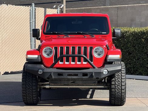 Used 2018 Jeep Wrangler Unlimited Sahara AWD/4WD image 9
