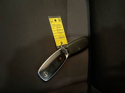 Used 2024 Nissan Rogue S image 25