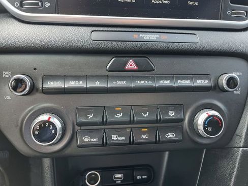 Used 2022 Kia Sportage LX image 19