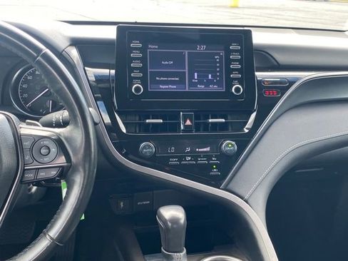 Used 2023 Toyota Camry SE image 9