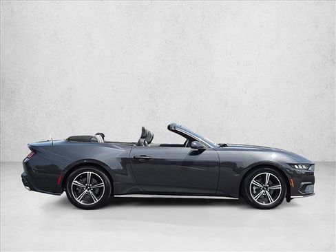 Used 2024 Ford Mustang Convertible RWD image 4