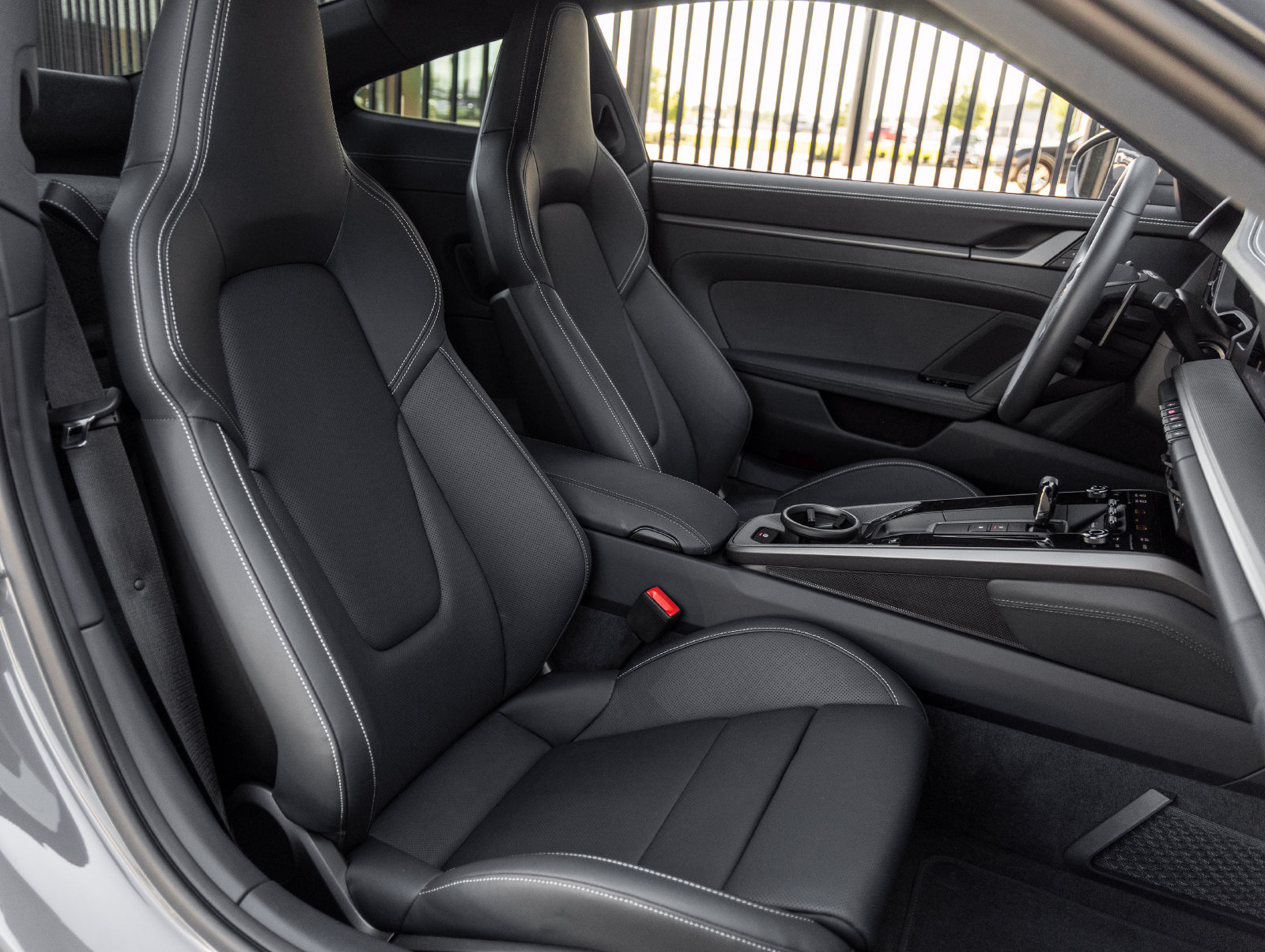 Certified 2025 Porsche 911 Carrera RWD image 40