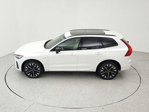 New 2026 Volvo XC60 T8 Ultra w/ Protection Package Premier image 37