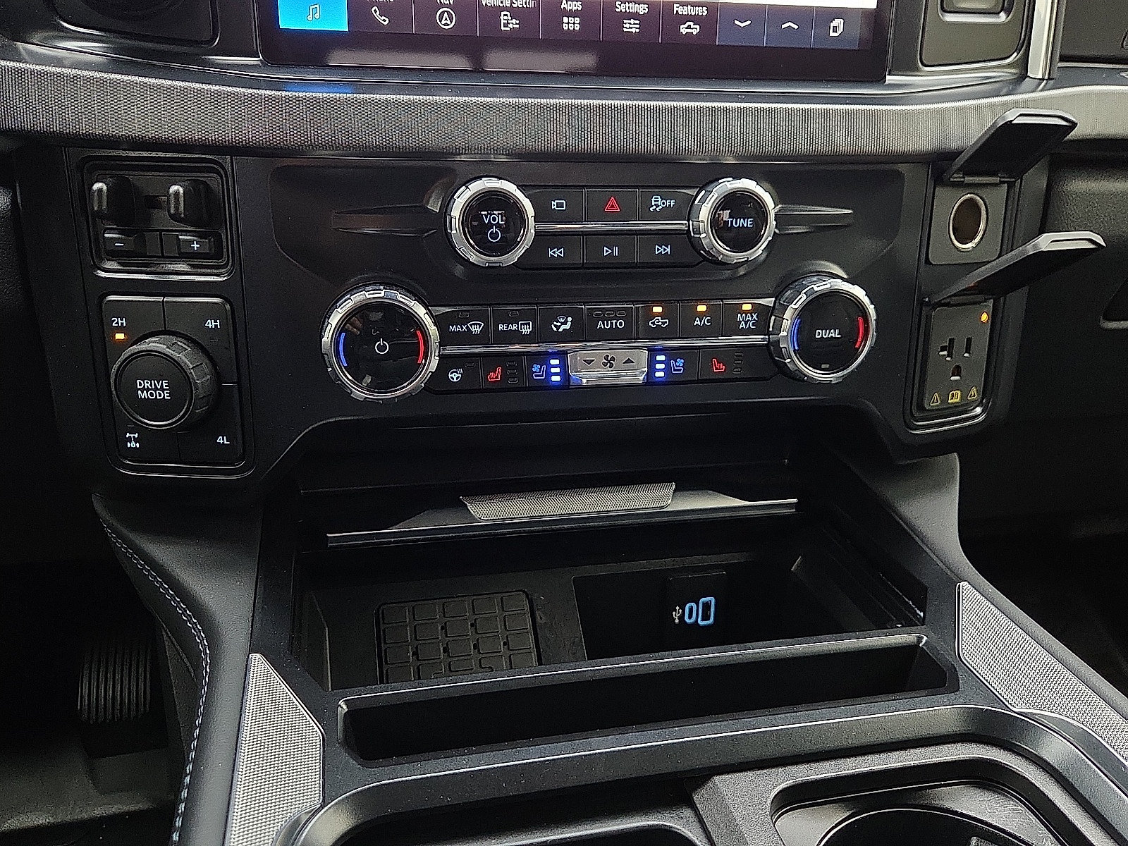 Certified 2025 Ford F250 Platinum AWD/4WD image 17