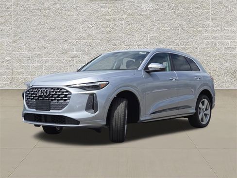 New 2026 Audi Q5 Premium Plus AWD/4WD image 3