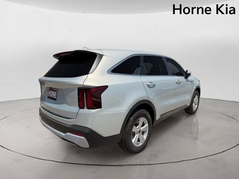 New 2026 Kia Sorento LX FWD image 4