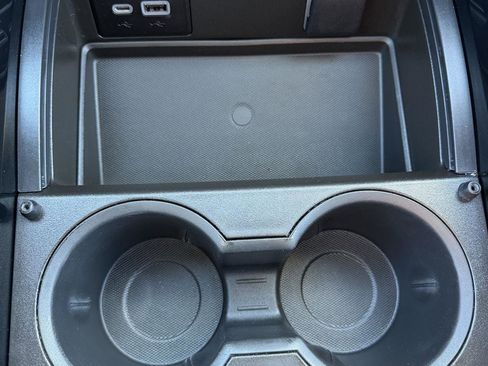 Used 2023 GMC Yukon Denali Ultimate image 10