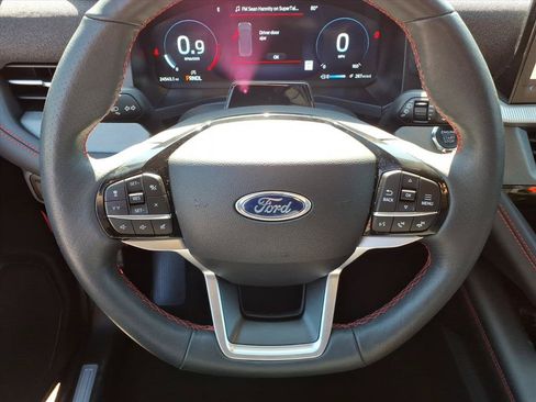 Used 2025 Ford Explorer ST-Line w/ ST-Line Street Pack AWD/4WD image 17