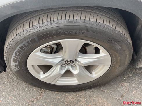 Certified 2025 Toyota Highlander LE image 8