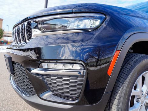 Used 2023 Jeep Grand Cherokee Limited AWD/4WD image 18