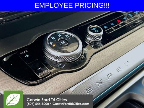 New 2026 Ford Expedition Max Platinum w/ Driver's Package AWD/4WD image 10