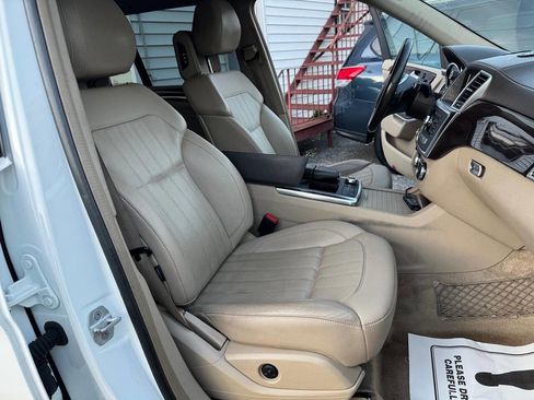 Used 2014 Mercedes-Benz GL 450 4MATIC w/ Lighting Package image 26