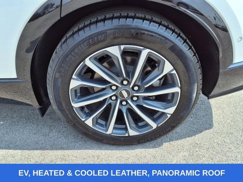 Used 2024 Cadillac Lyriq Sport image 33