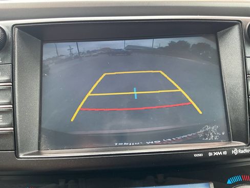 Used 2017 Toyota RAV4 Limited FWD image 11
