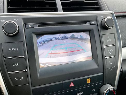 Used 2017 Toyota Camry SE image 25