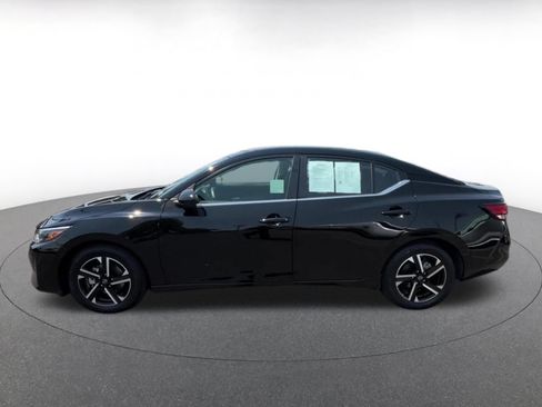 Used 2025 Nissan Sentra SV FWD image 9