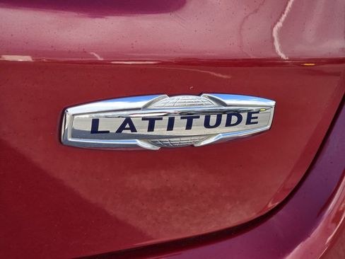 Used 2018 Jeep Compass Latitude w/ Safe & Security Group image 11