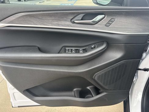 New 2026 Jeep Grand Cherokee Limited w/ Limited Altitude Package RWD image 19